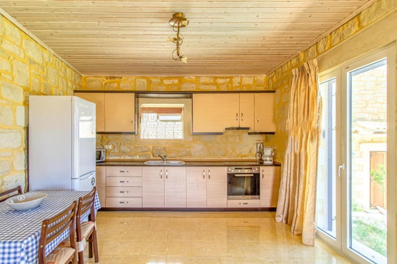 Lake Villas II Mourion  Экстерьер фото